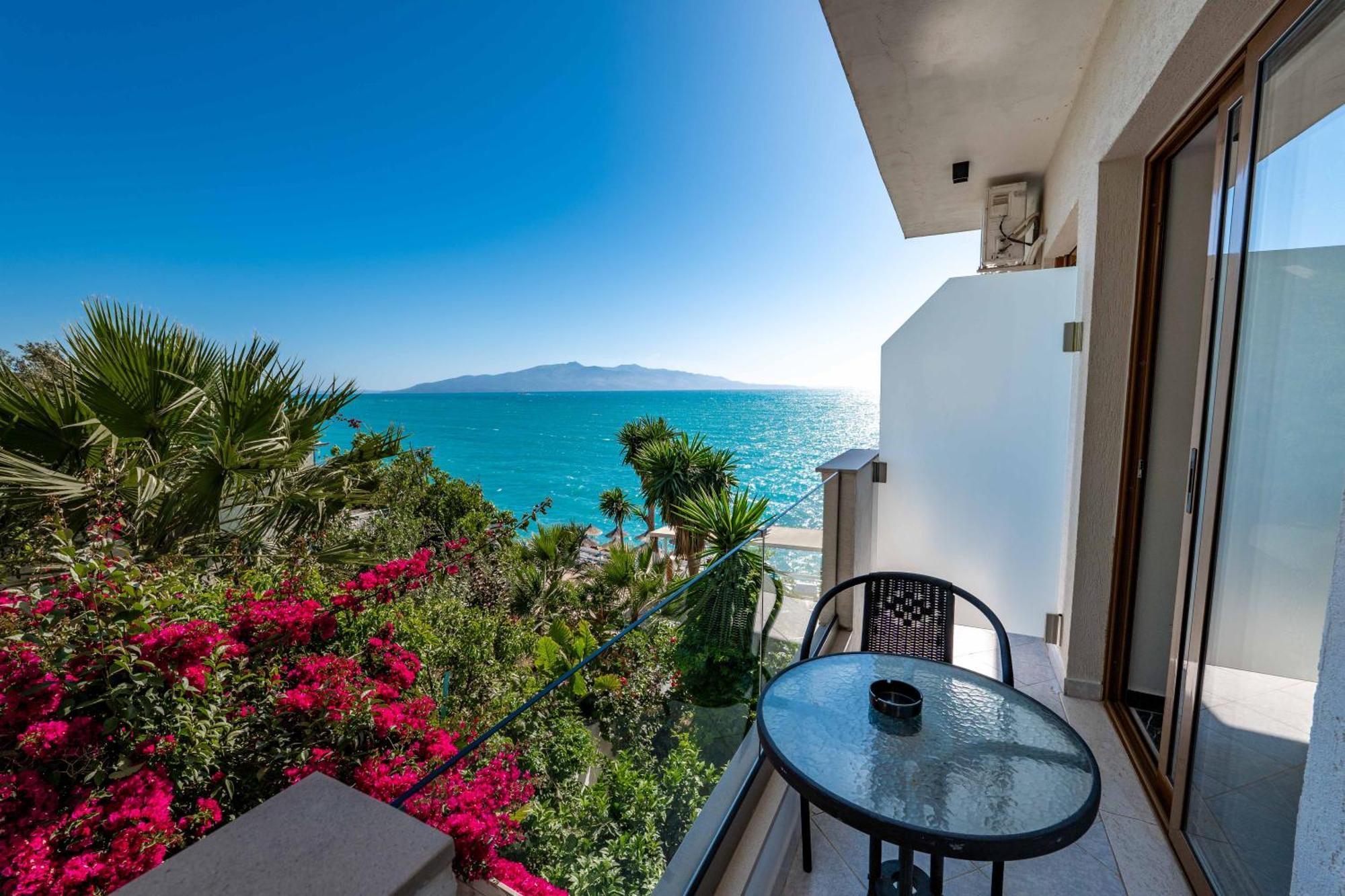 Blue Bay Hotel Saranda Extérieur photo