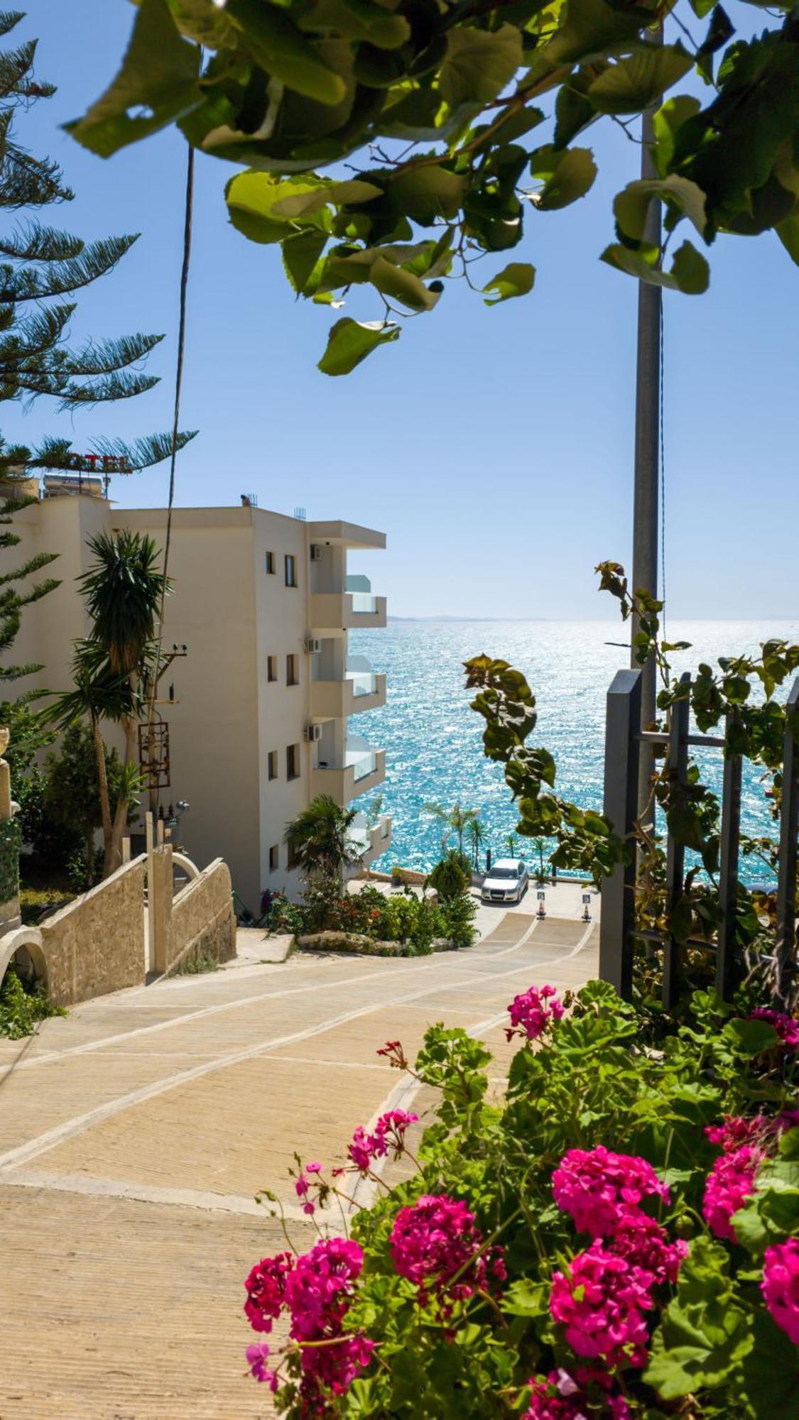 Blue Bay Hotel Saranda Extérieur photo
